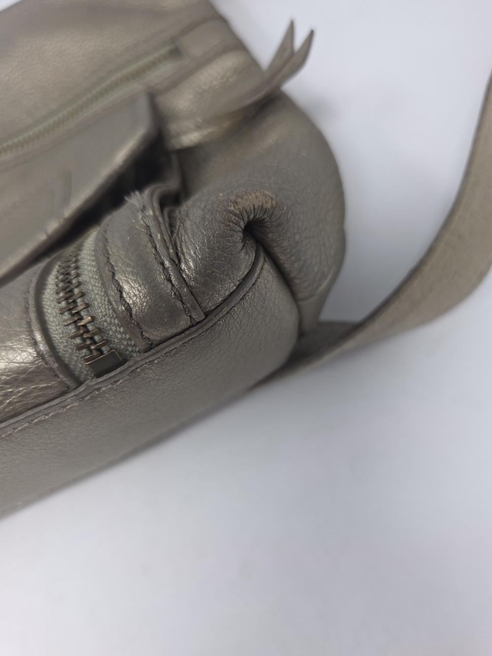 Fossil Metallic Leather Crossbody Bag Pewter Bronze Multi Pocket Shoulder Purse - Picture 3 of 6
